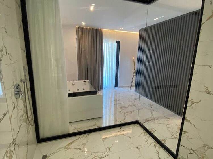Resol Hotel 2