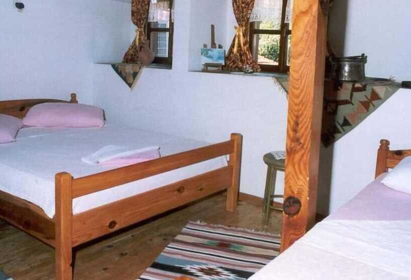 The Hotel Cafe Bistro