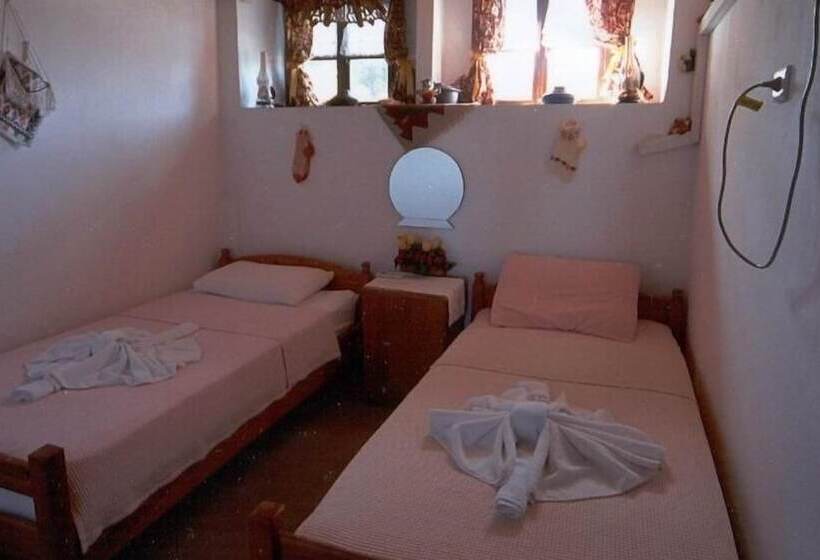 The Hotel Cafe Bistro