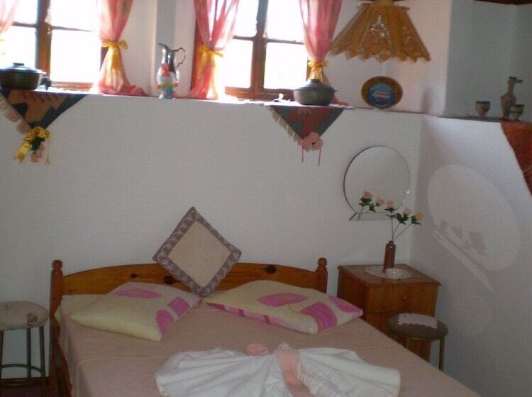 The Hotel Cafe Bistro