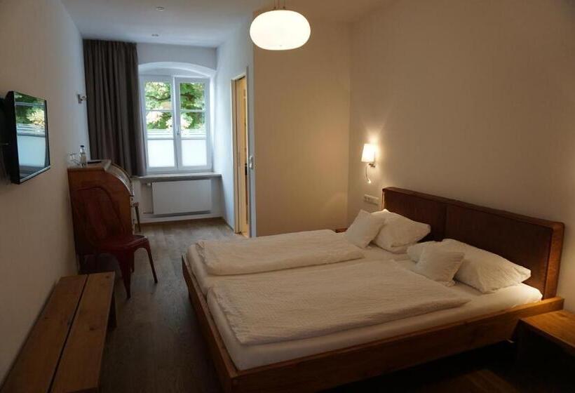 فندق Gasthof Und Metzgerei Zur Post Peißenberg