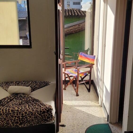 Отель La Avenida