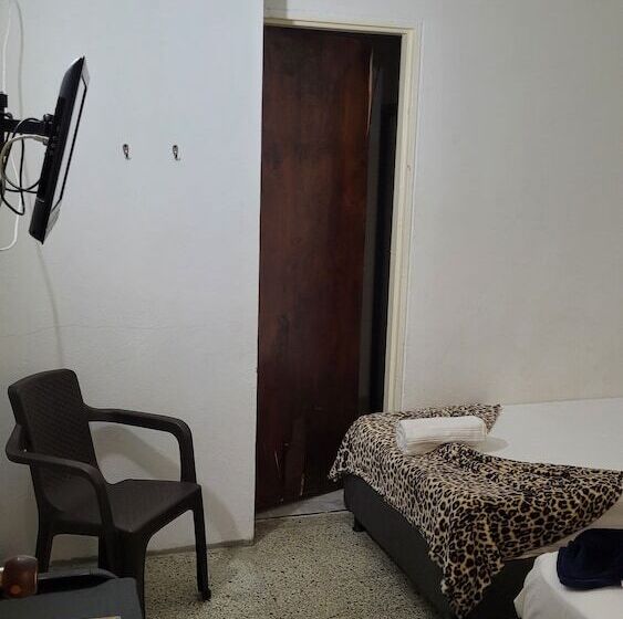 Отель La Avenida