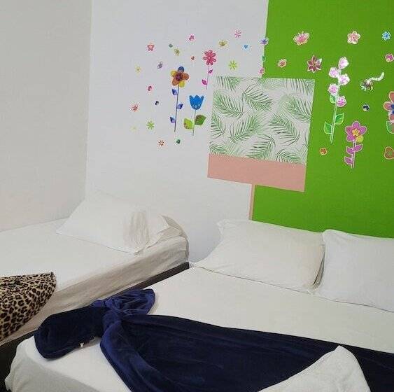 Отель La Avenida