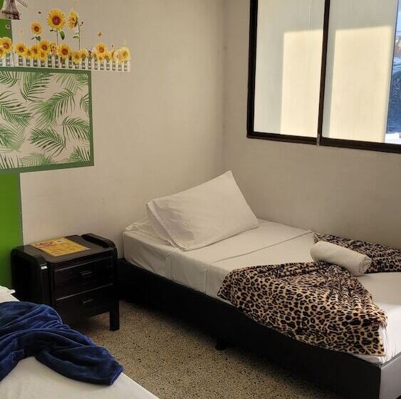 Отель La Avenida