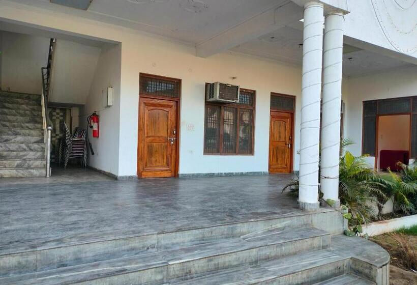 ホテル Shivaay Garden