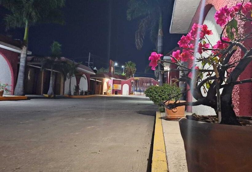 Motel Harrisson Villas & Suites Cuautla