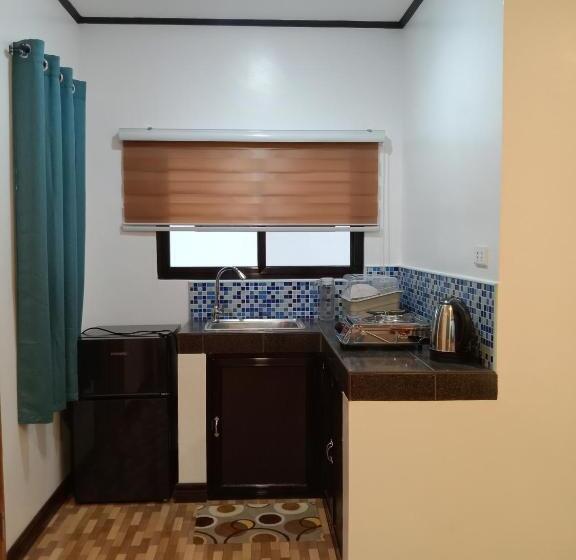 פנסיון Fn C Guest House