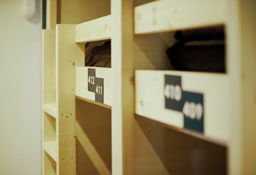 הוסטל Akasaka Guesthouse Hive