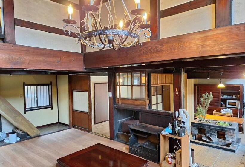 هاستل Gloce Sadoベースキャンプ宿根木