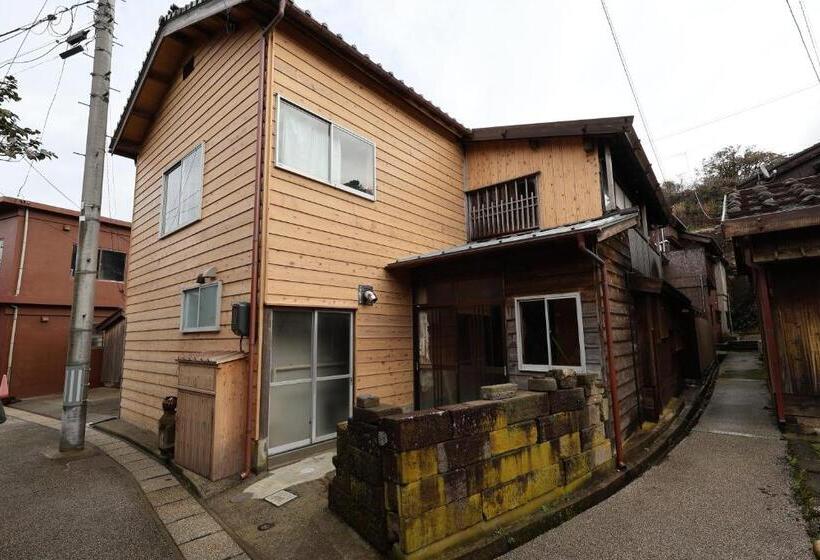 هاستل Gloce Sadoベースキャンプ宿根木