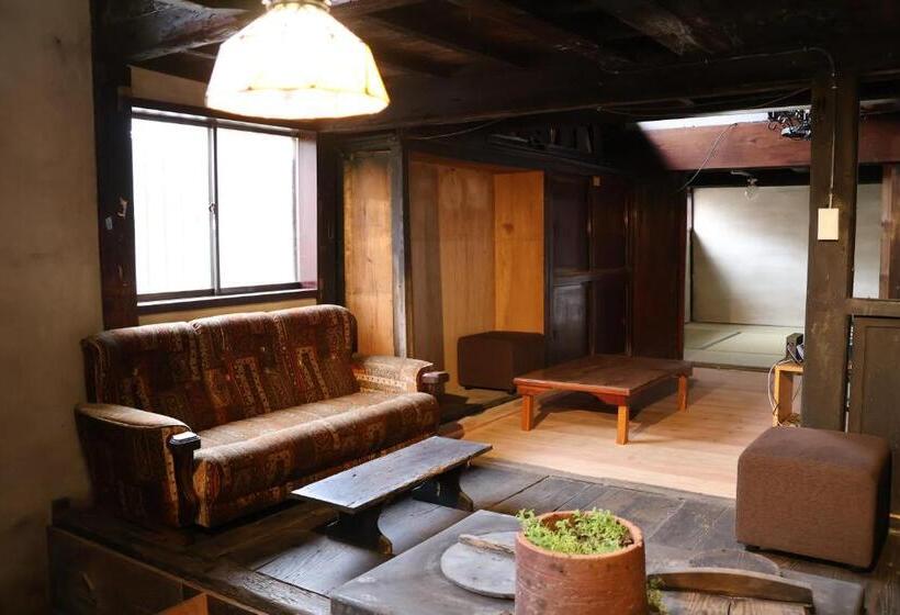 هاستل Gloce Sadoベースキャンプ宿根木