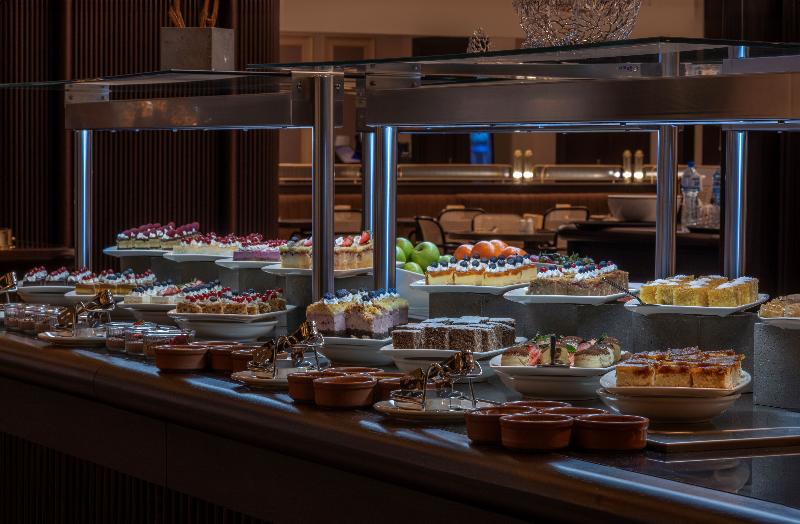 Goldeneye Hotel & Casino