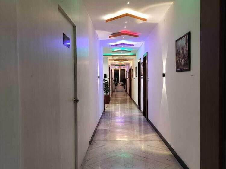 هتل Brij Palace & Restaurant