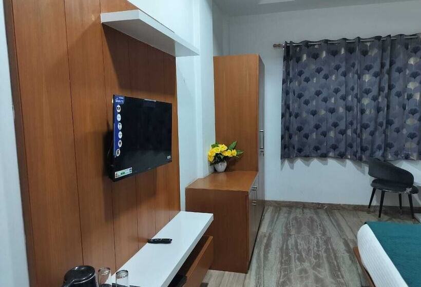 هتل Brij Palace & Restaurant