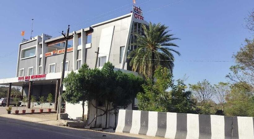 هتل Brij Palace & Restaurant