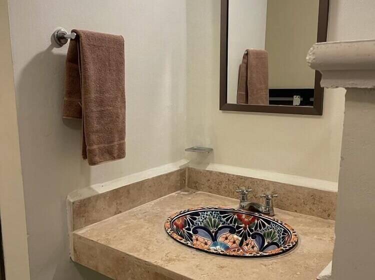 בית מלון כפרי Capital Center