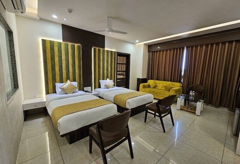 فندق Grand Darshan Vadodara