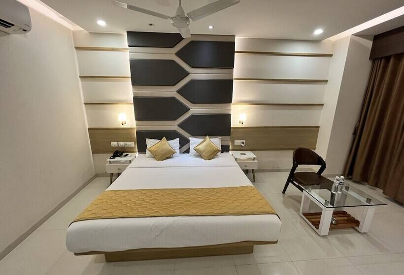 فندق Grand Darshan Vadodara