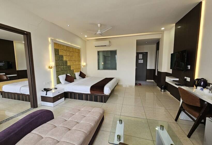 فندق Grand Darshan Vadodara