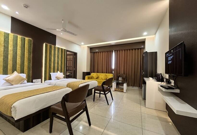 فندق Grand Darshan Vadodara