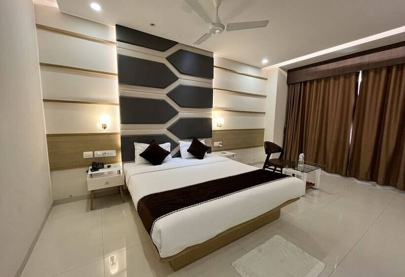 فندق Grand Darshan Vadodara