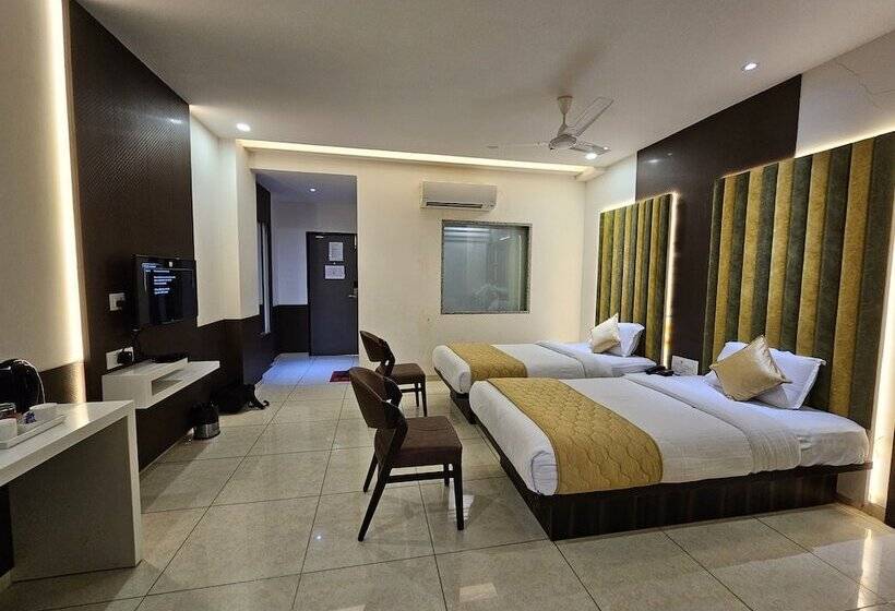 فندق Grand Darshan Vadodara