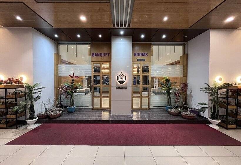 فندق Grand Darshan Vadodara