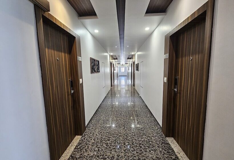 فندق Grand Darshan Vadodara