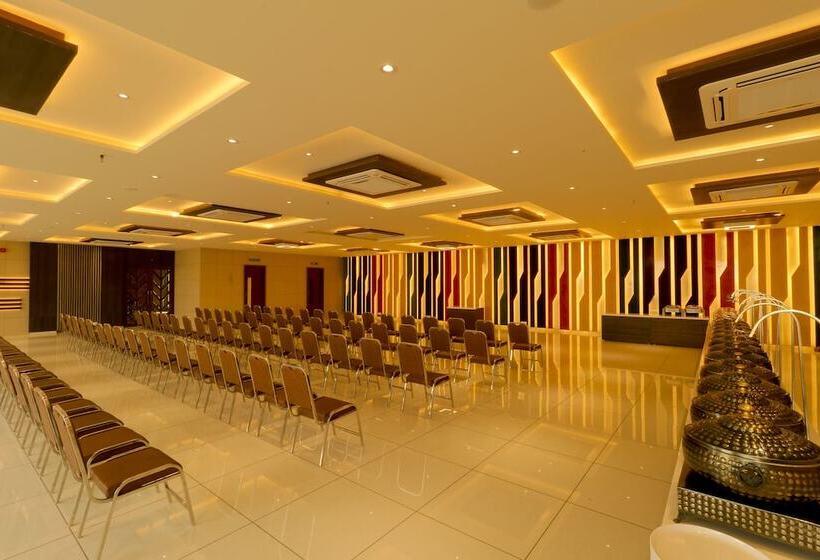 فندق Grand Darshan Vadodara