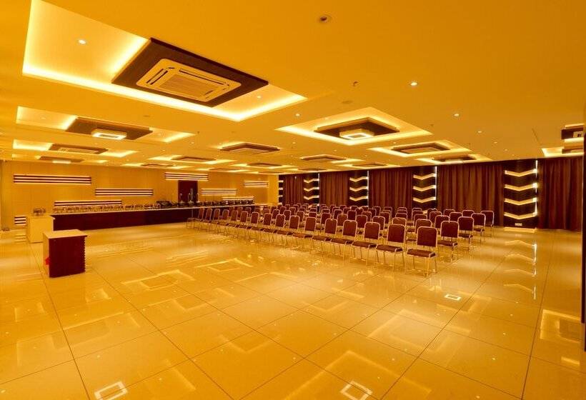 فندق Grand Darshan Vadodara