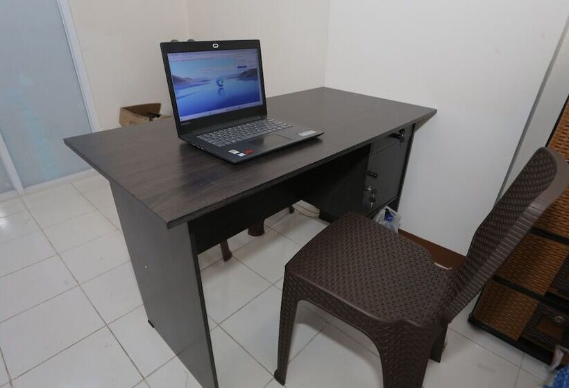 ホテル Oyo 93761 Kemang View By Room 88