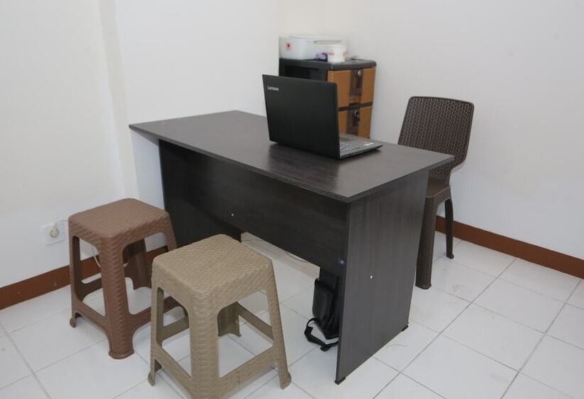 ホテル Oyo 93761 Kemang View By Room 88