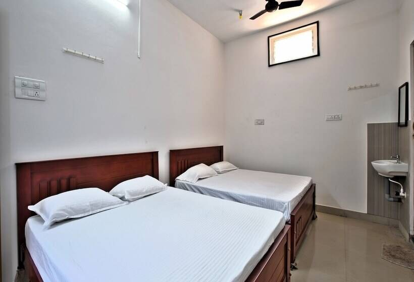 Отель Sarvam Lodge