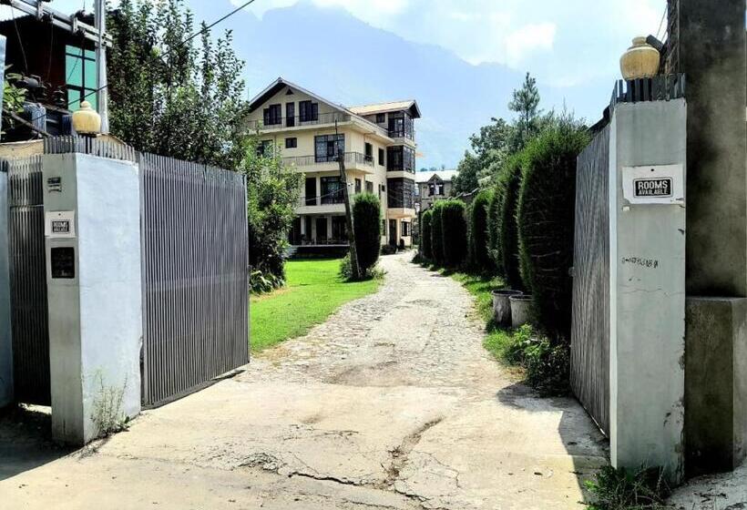 فندق Sheesha Residency , Srinagar