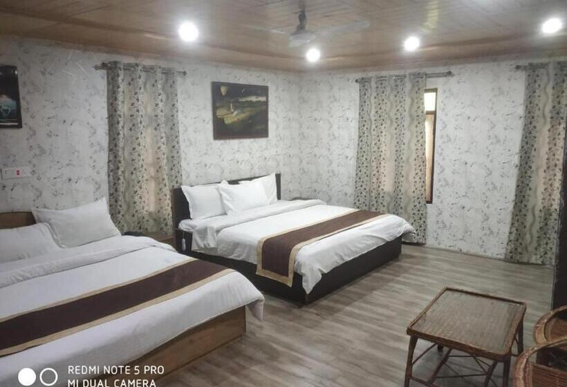 فندق Sheesha Residency , Srinagar