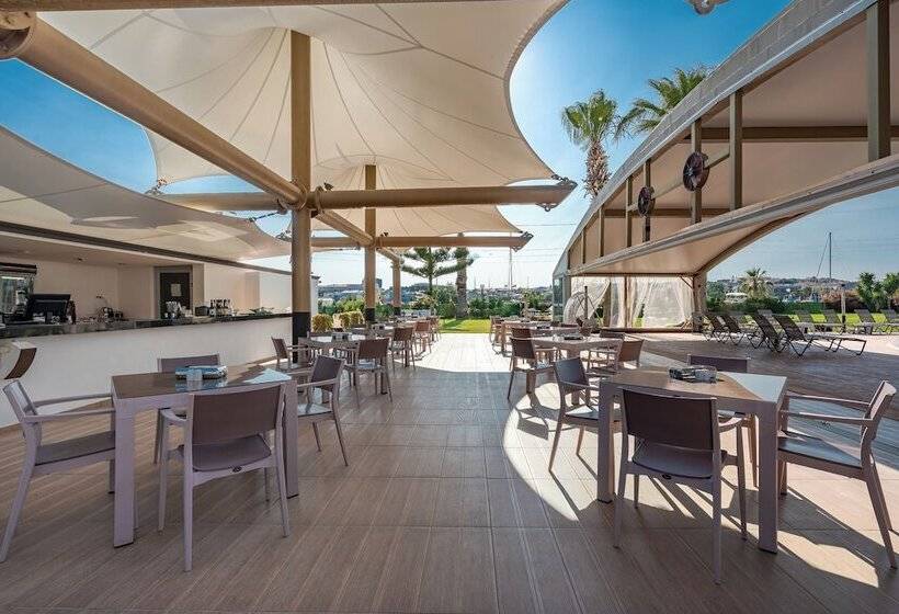 فندق Sisus Marina