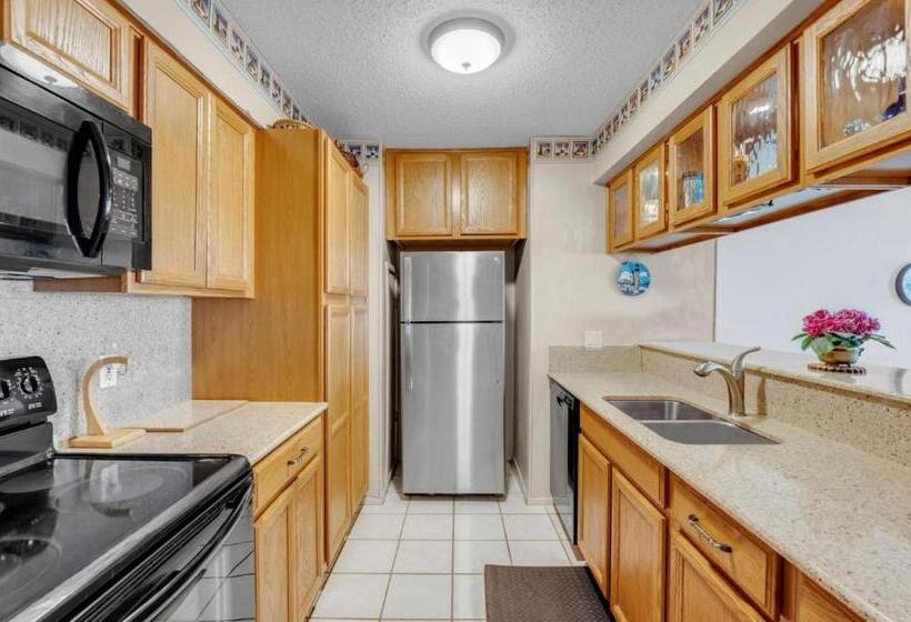 Tropical Hideaway Condo