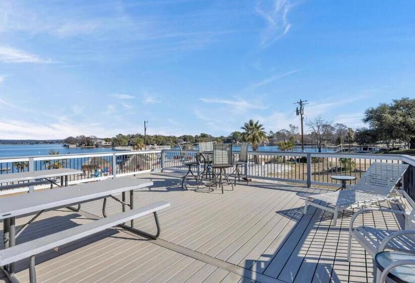 Tropical Hideaway Condo