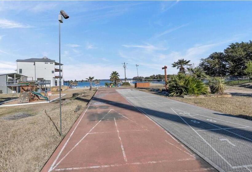 Tropical Hideaway Condo