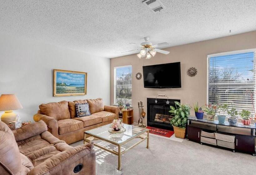 Tropical Hideaway Condo