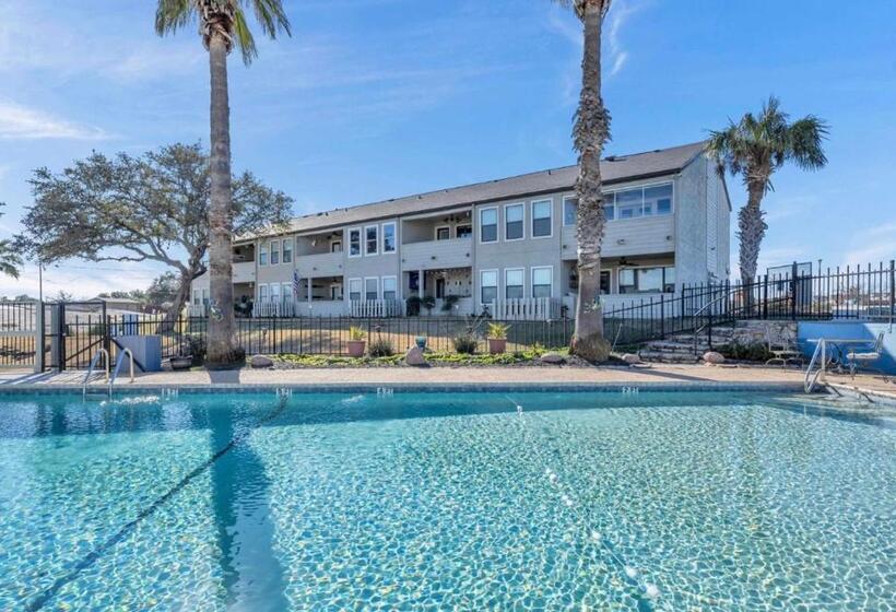 Tropical Hideaway Condo