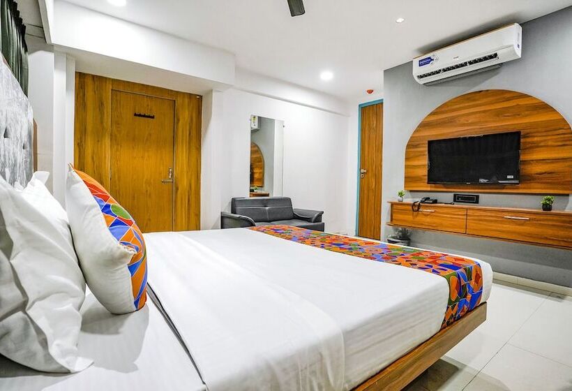 Fabhotel Royal King I