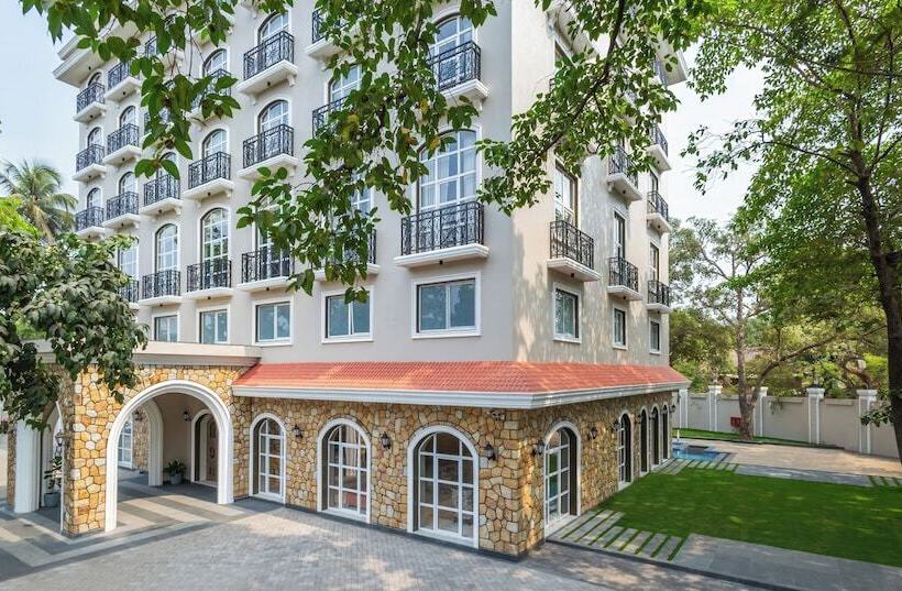 Отель Enrise By Sayaji Lonavala