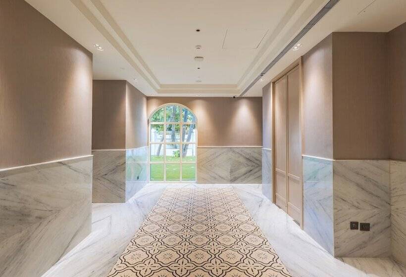 Отель Enrise By Sayaji Lonavala