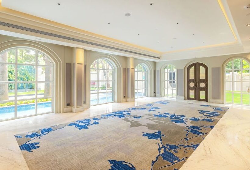 Отель Enrise By Sayaji Lonavala