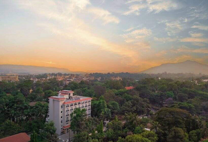 Отель Enrise By Sayaji Lonavala