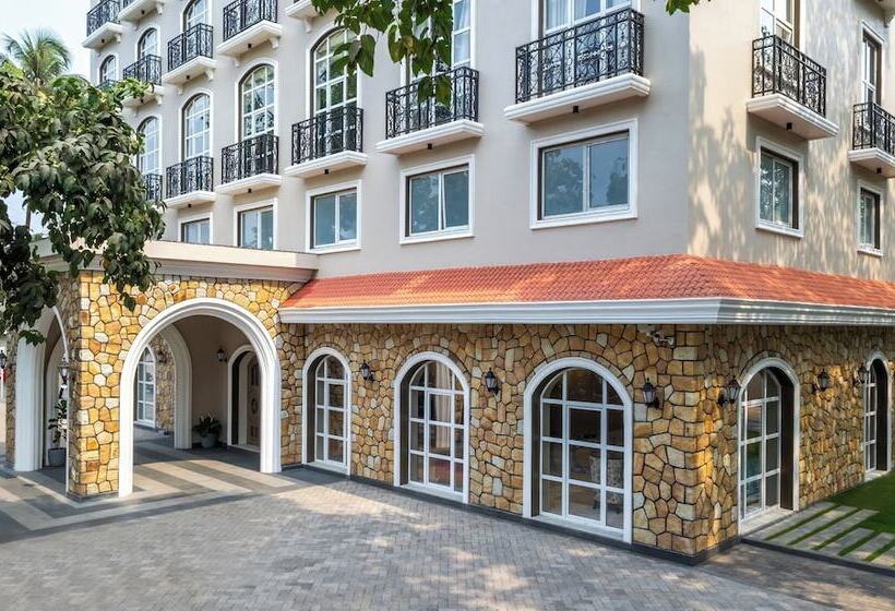 Отель Enrise By Sayaji Lonavala