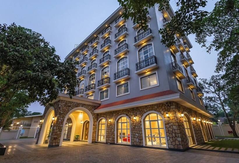 Отель Enrise By Sayaji Lonavala