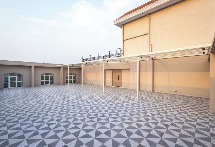 Отель Enrise By Sayaji Lonavala